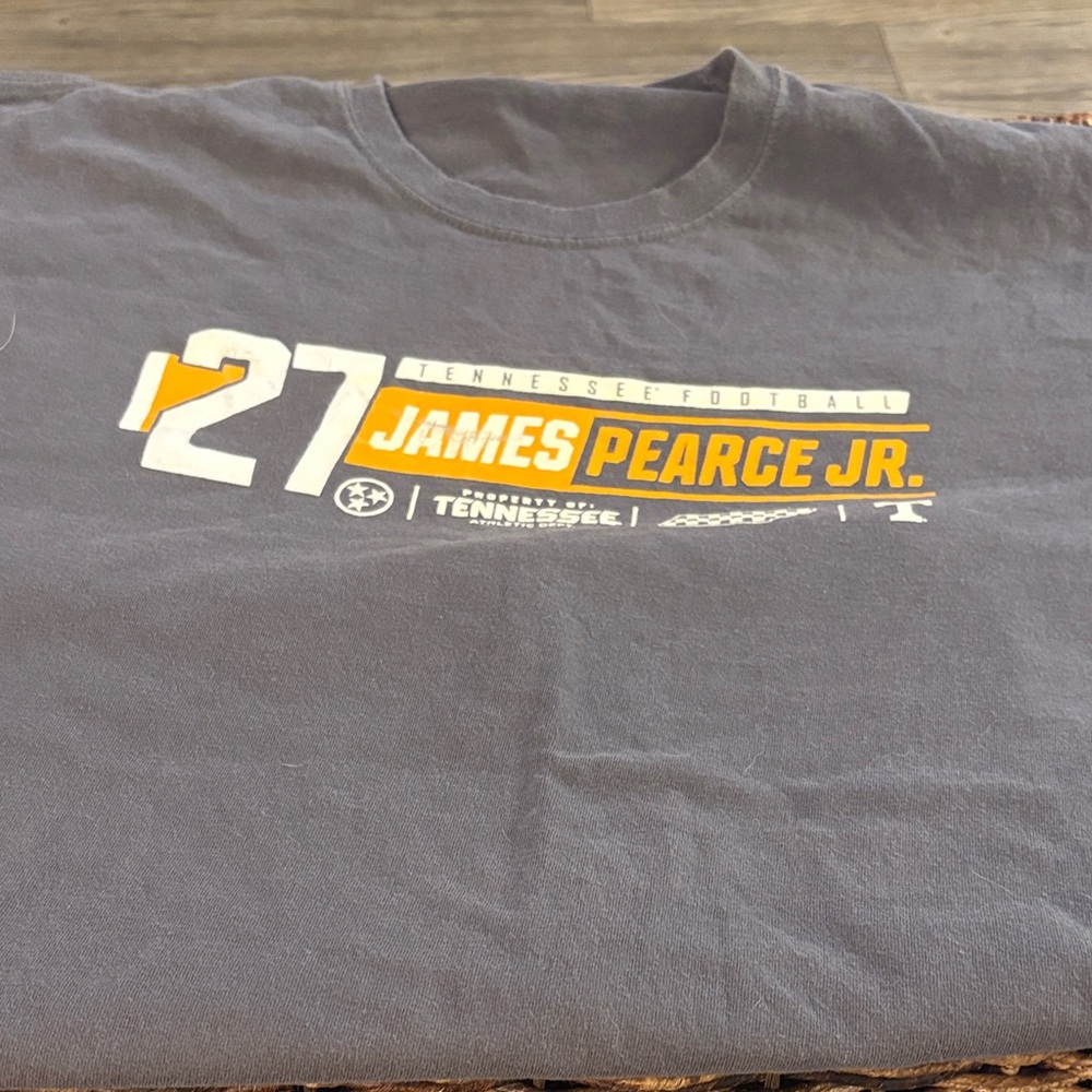 Gray James Pearce Jr. Graphic NIL Tennessee Vols T-Shirt XL